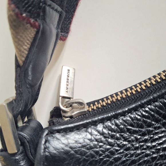 Vintage Burberry Black Pebbled Leather Hobo Shoulder Bag - Picture 13 of 16